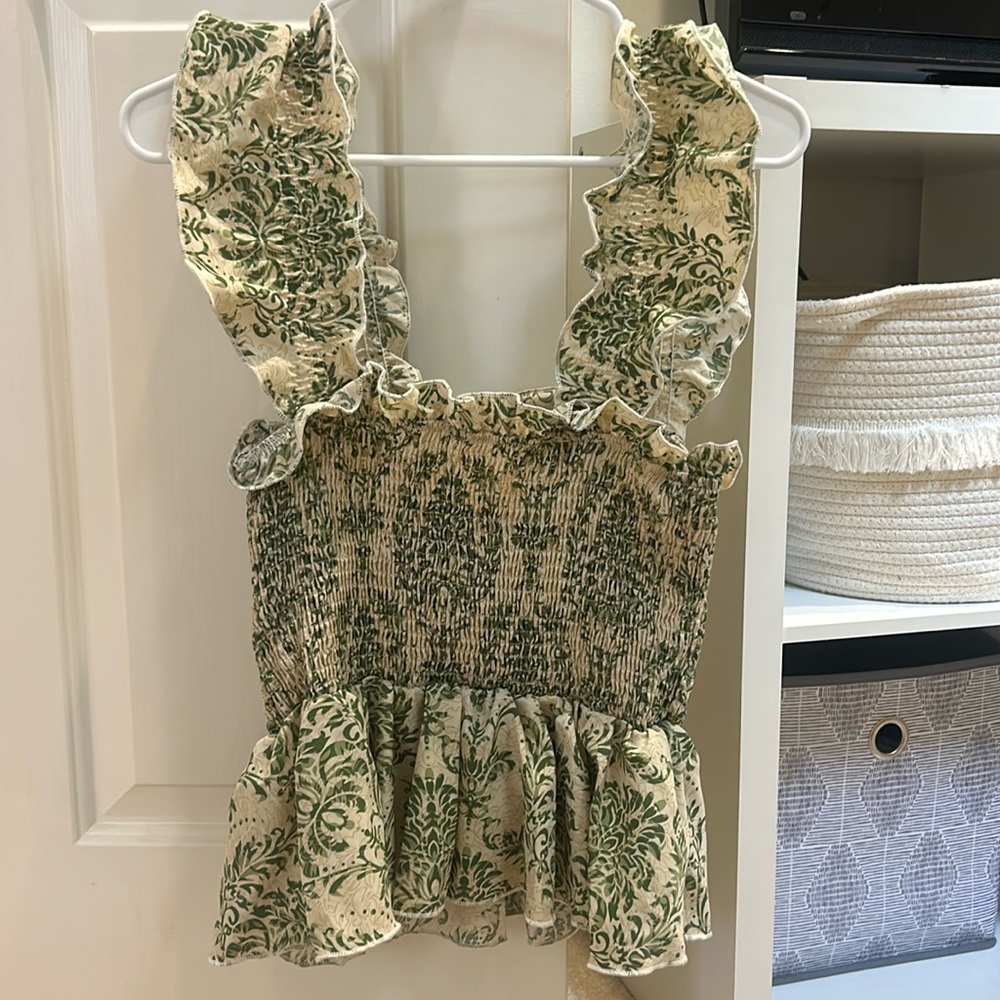 Green floral top